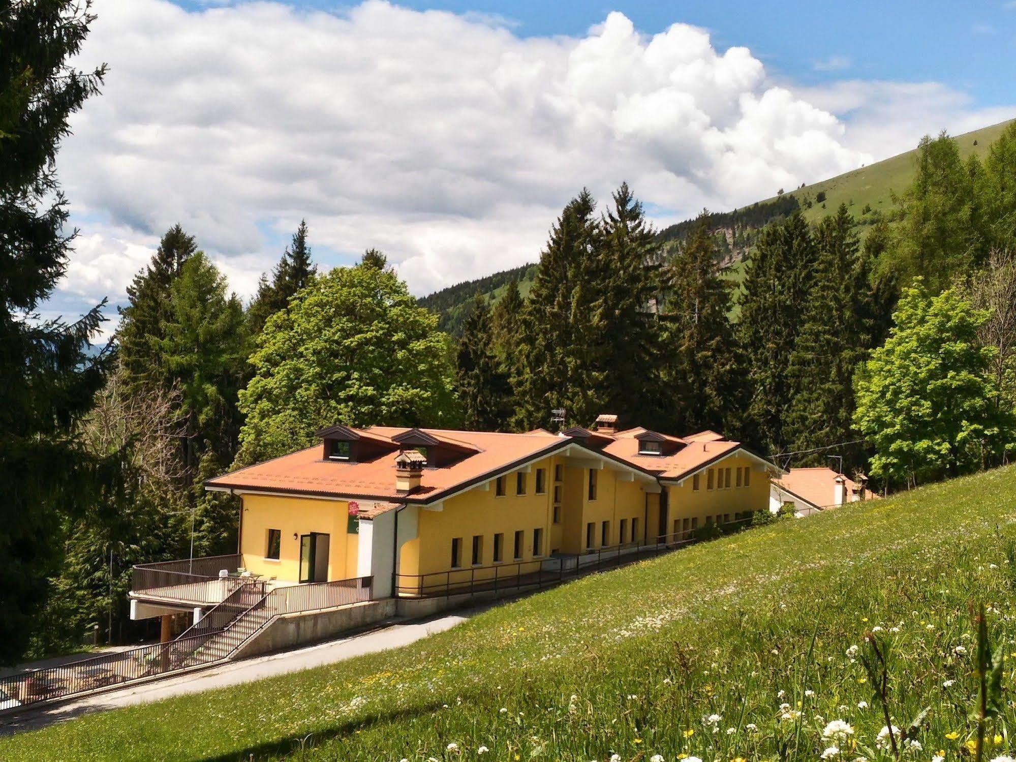 Residence Miravalle & Stella Alpina Valdobbiadene Bagian luar foto